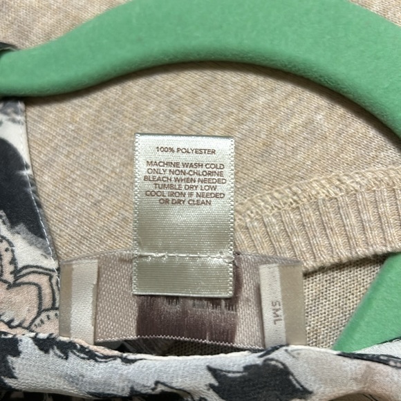 LOFT size M long sleeve blouse - Picture 4 of 4